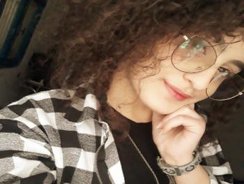 ابنة الشمس والنجوم ، وكيف لي بالإنطفاء؟..بقلم سيرينا ناصر 