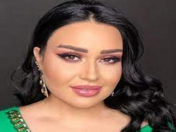 سارية السواس بصورة لها أول بداياتها بالفن