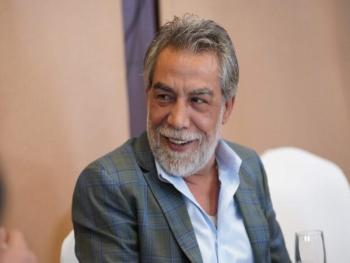 أيمن رضا ينتقد أنس فخري: كل من انتقدهم يغنون أفضل منه