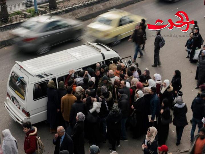 إضراب العديد من سائقي السرافيس عن العمل اليوم... سائقون: لليوم العاشر لم يتم تزويدنا بالمازوت..