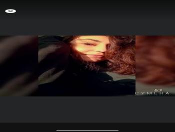 على ناصية الحلم..نقف متشابكة ايدينا