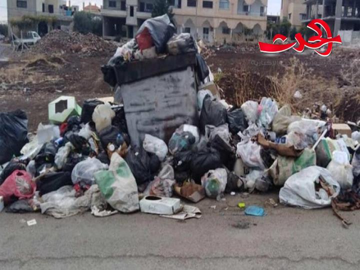 شكاوى من تراكم القمامة في شوارع حمص.. مدير النظافة: بدأنا العمل على ترحيلها