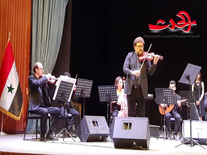 ميرنا ملوحي تطرب جمهور حمص بأغان تراثية وطربية