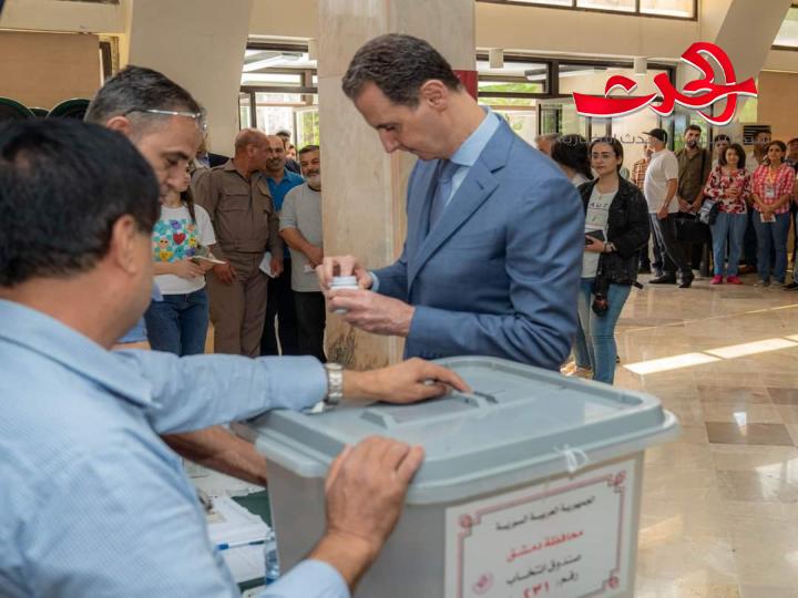 الرئيس بشار الأسد يُدلي بصوته في انتخابات أعضاء مجلس الشعب بدمشق.