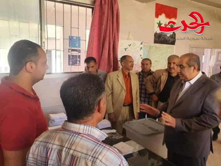 جولة لمحافظ القنيطرة على المراكز الانتخابية بتجمعات ريف دمشق 