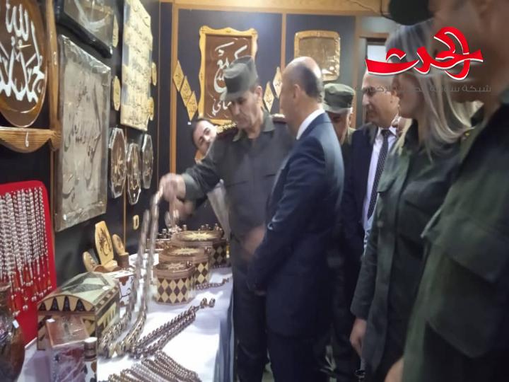 افتتاح معرض المشغولات اليدوية لنزلاء سجن حمص المركزي  