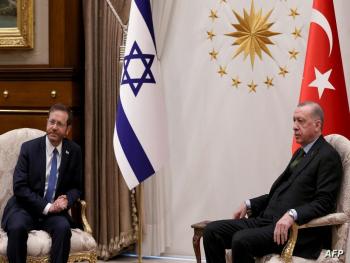 ديمقراطية تركيا والعدوان الإسرائيلي على غزة في كفة المصالح التركية