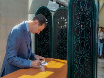 الرئيس بشار الأسد يُدلي بصوته في انتخابات أعضاء مجلس الشعب بدمشق.