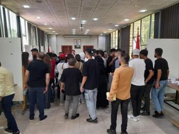 إقبال طلابي كبير على المراكز الانتخابية بجامعة حلب