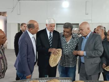 جولة تفقدية لمحافظ درعا لمخبز درعا الالي بعد إعادة تاهيله