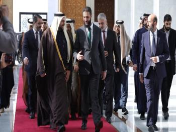 القائد أحمد الشرع ووزير الخارجية السوري يلتقيان الوفد القطري  