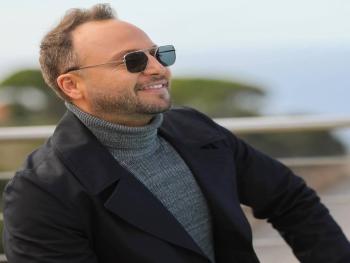 الفنان مكسيم خليل يوجه نداء إلى الجهات المختصة 