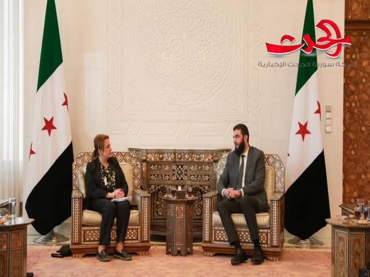القائد أحمد الشرع يلتقي مع وفد الجالية السورية في بريطانيا