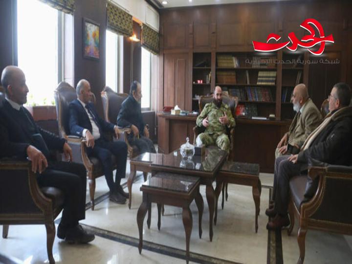 "رئيس هيئة الأركان": يجتمع بممثلين عن الضباط المتقاعدين بمحافظة السويداء