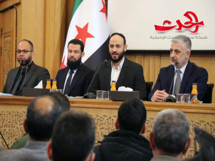 وزير الداخلية يبحث مع محافظ حلب وضباط الشرطة سبل تعزيز الاستقرار في المحافظة