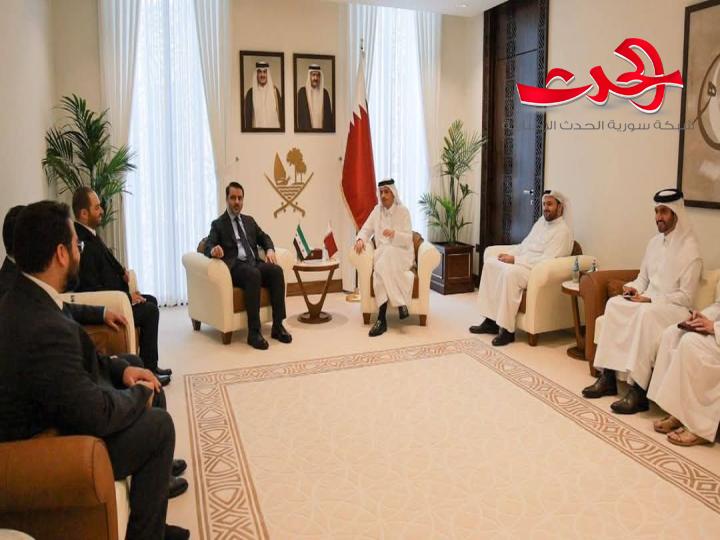 الوزير الشيباني يلتقي نظيره القطري بالدوحة