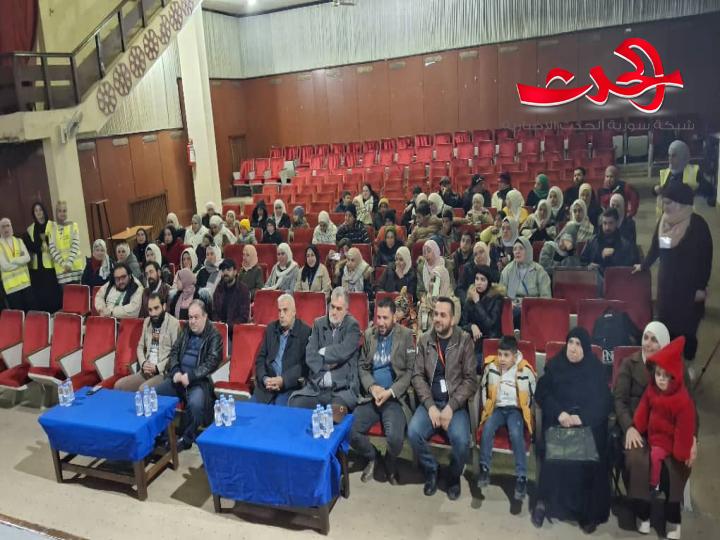 عمل مسرحي هادف لفريق حمص التطوعي بالتعاون مع فرقة هابي ماجيك