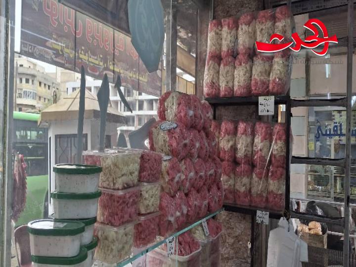 خميس الحلاوة الحمصية عيد شعبي تنفرد به مدينة حمص عالمياً