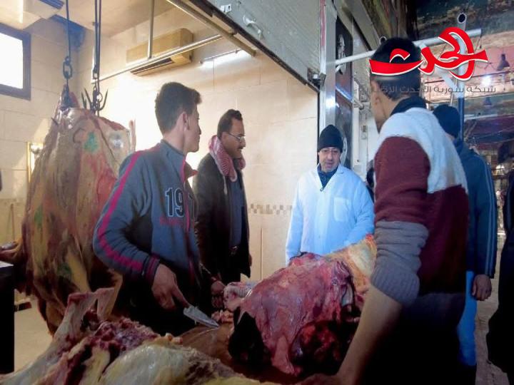 ضبط 20 محل مخالف في سوق اللحوم بمنطقة الزبلطاني