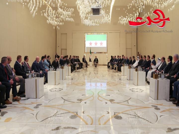 الرئيس الشرع يلتقي مجموعة من الجالية السورية في دولة قطر