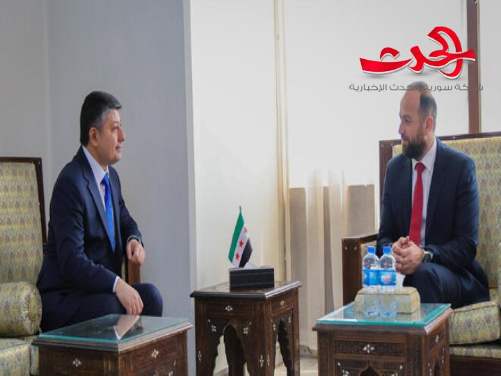 وزير الإعلام والقائم بأعمال سفارة أذربيجان يناقشان آفاق التعاون في المجال الإعلامي