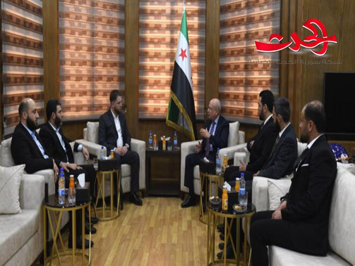 وزير النقل يجتمع مع محافظ حماة لتعزيز التعاون في مجال النقل بالمحافظة 