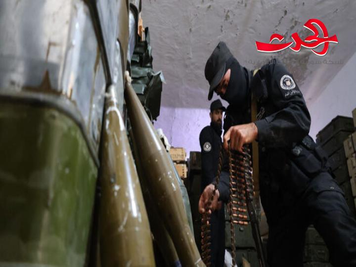 ضبط مستودع أسلحة وذخائر بريف حمص الشمالي الشرقي