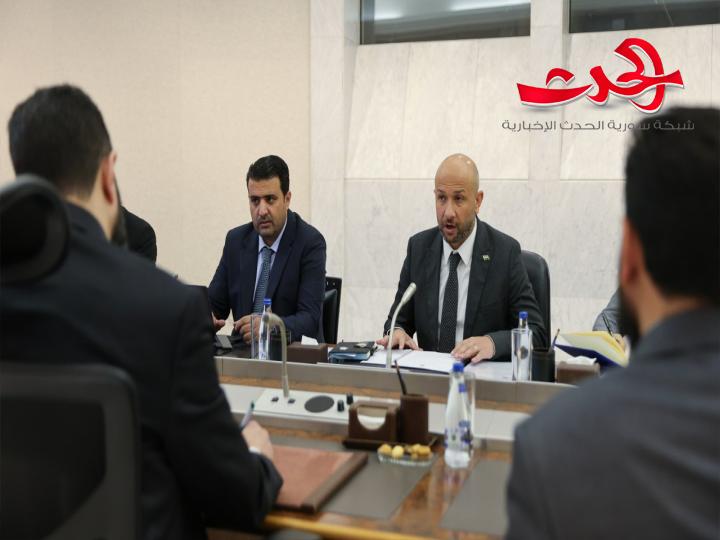الرئيس الشرع يبحث مع وزير الطوارئ والكوارث خطط عمل الوزارة والتشريعات الناظمة لعملها