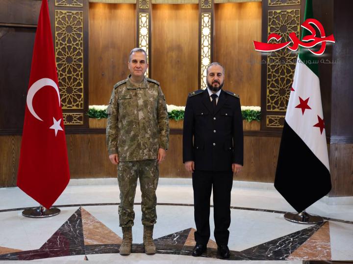 وزير الدفاع يستقبل وفداً من وزارة الدفاع التركية