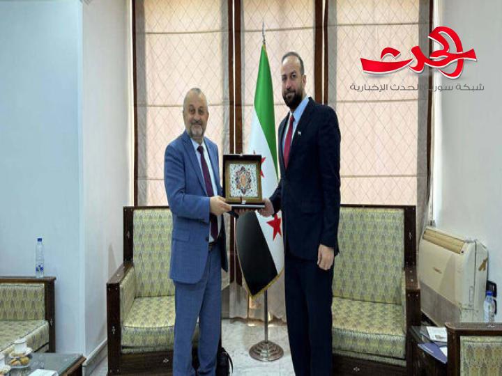 وزير الإعلام يبحث التعاون الإعلامي الفضائي مع شركة تركسات