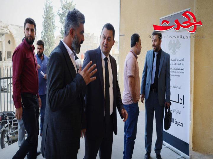 توافد أعضاء الهيئة الناخبة إلى دائرة معرة النعمان الانتخابية بريف إدلب