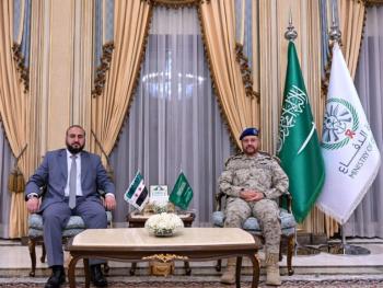 وزير الدفاع يلتقي رئيس ‎الأركان السعودي في الرياض