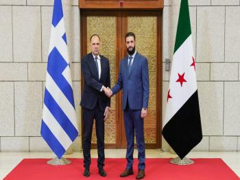 الرئيس الشرع والوزير الشيباني يستقبلان وفداً يونانيّاً رفيع المستوى
