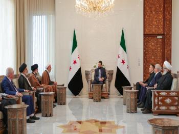 الرئيس الشرع يجتمع مع وجهاء وأعيان من الطائفة الشيعيّة