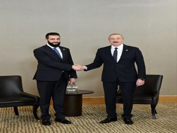 الرئيس الشرع يلتقي مع رئيس جمهورية أذربيجان