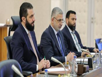 الرئيس الشرع يلتقي مع وزير الاتصالات لبحث سبل تطوير خدمات الاتصالات في البلاد